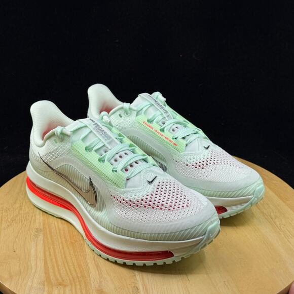 Nike Air Zoom Pegasus Premium Barely Green HQ2592-301 Size 7.5M/ 9W - Picture 2 of 9